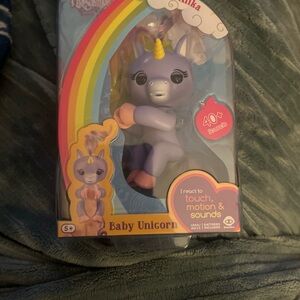 WowWee Fingerlings Alika Interactive Unicorn Toy - Light Purple - Brand New